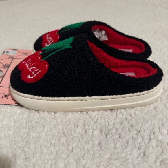 Juicy Couture Womens Cherry Embroidered Slippers sz medium black /red cozy new - Picture 3 of 9